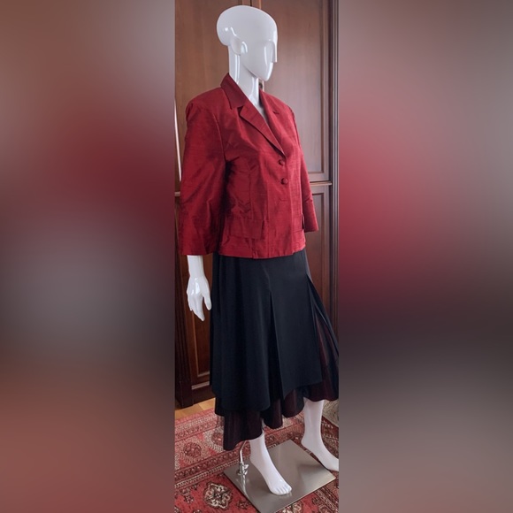 Gorgeous burgundy like dark red shiny 100% silk blazer 3/4 sleeves pocket caps 8 - Picture 4 of 10